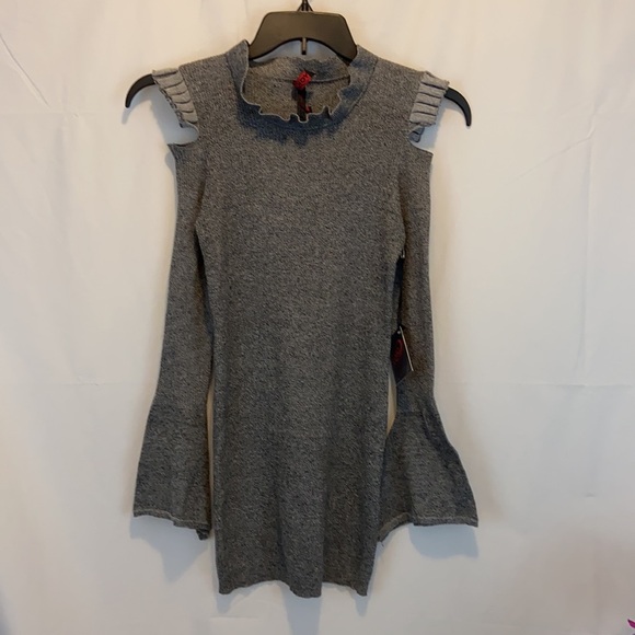 Yoki Women’s Gray Stretch Cold Shoulder Sweater Dress Size Large - Picture 8 of 8